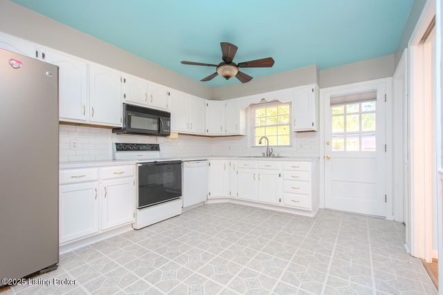 3818 Downing Way Way, Louisville, KY 40218