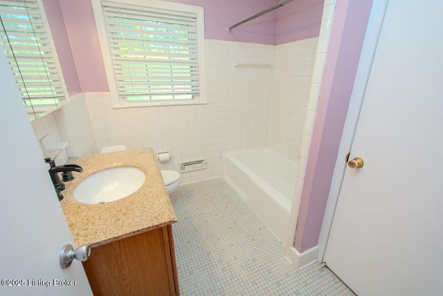 3818 Downing Way Way, Louisville, KY 40218