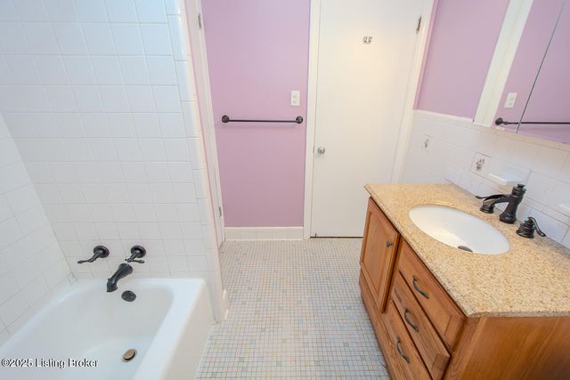 3818 Downing Way Way, Louisville, KY 40218