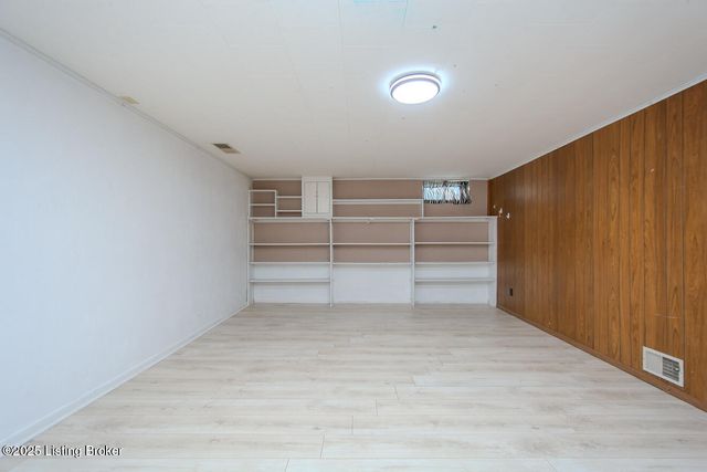 3818 Downing Way Way, Louisville, KY 40218