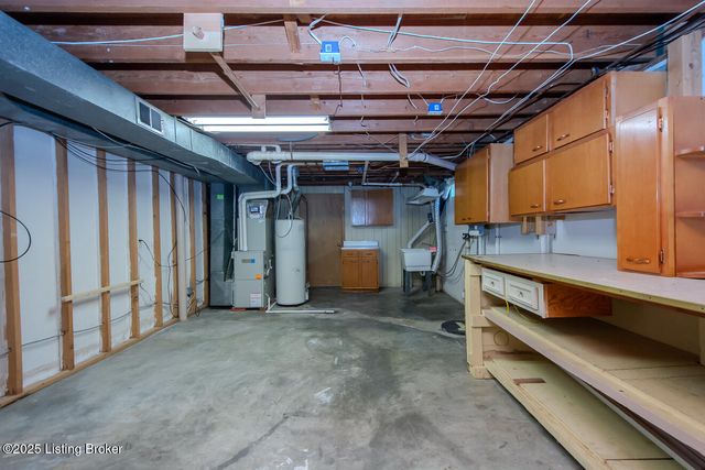 3818 Downing Way Way, Louisville, KY 40218