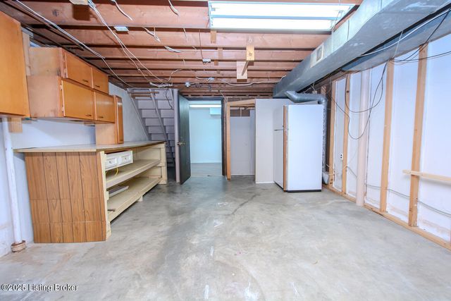 3818 Downing Way Way, Louisville, KY 40218