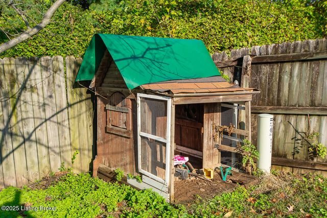 3818 Downing Way Way, Louisville, KY 40218