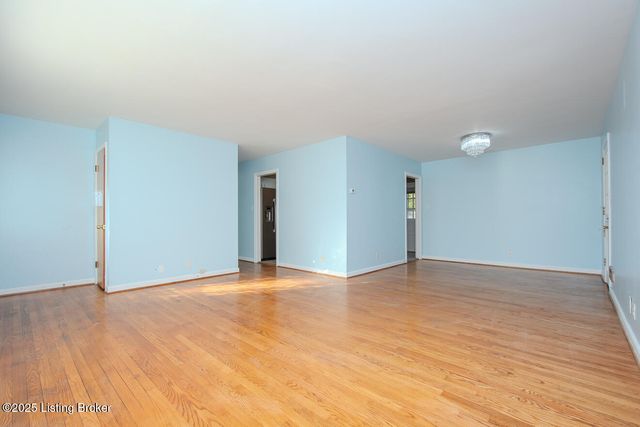 3818 Downing Way Way, Louisville, KY 40218