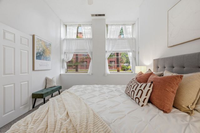 48 Forest St 104, Medford, MA 02155