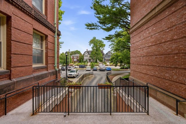 48 Forest St 104, Medford, MA 02155