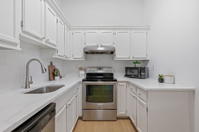 48 Forest St 104, Medford, MA 02155