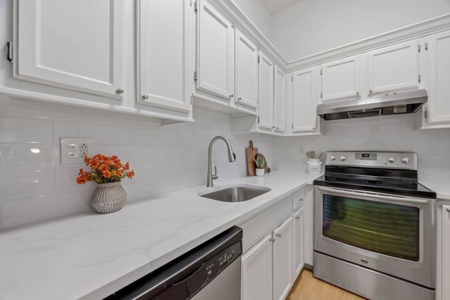 48 Forest St 104, Medford, MA 02155