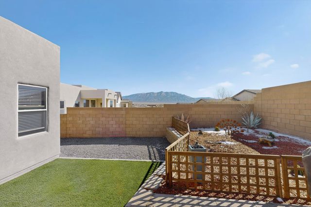 5204 Bullseye Road NE, Rio Rancho, NM 87144