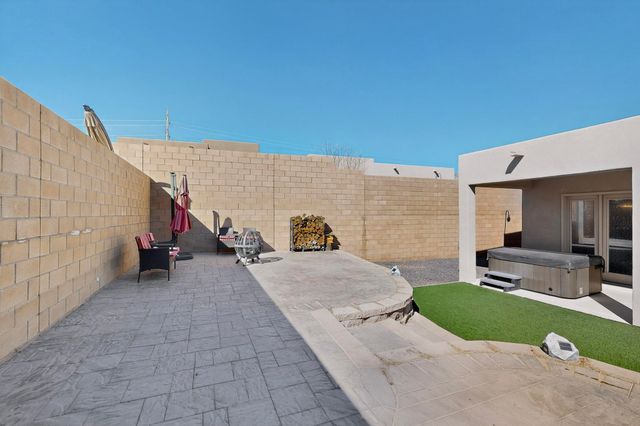 5204 Bullseye Road NE, Rio Rancho, NM 87144