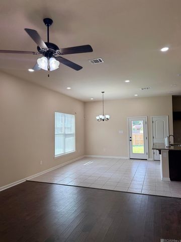 16211 White Rose Dr, Baton Rouge, LA 70817