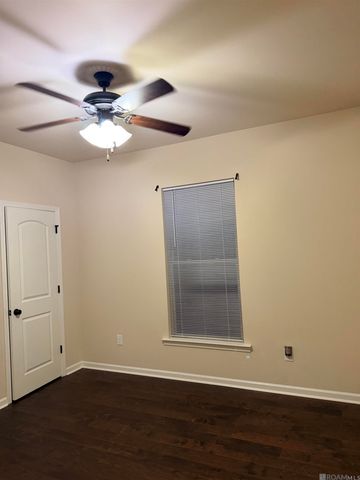 16211 White Rose Dr, Baton Rouge, LA 70817