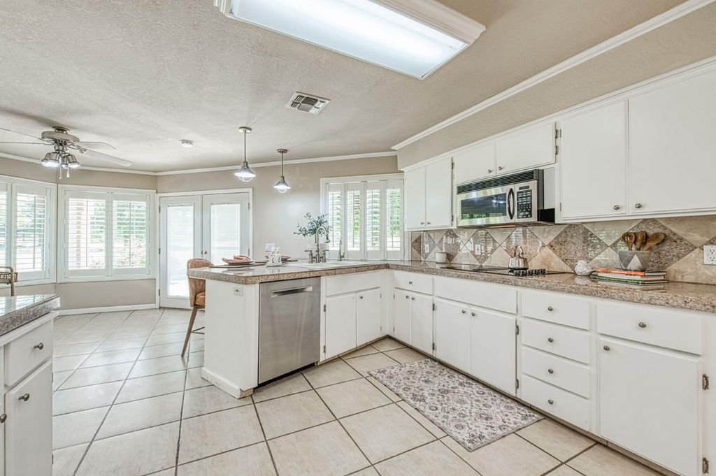 Image 27 of property listing at 12235 N Willow Avenue, Clovis, CA 93619