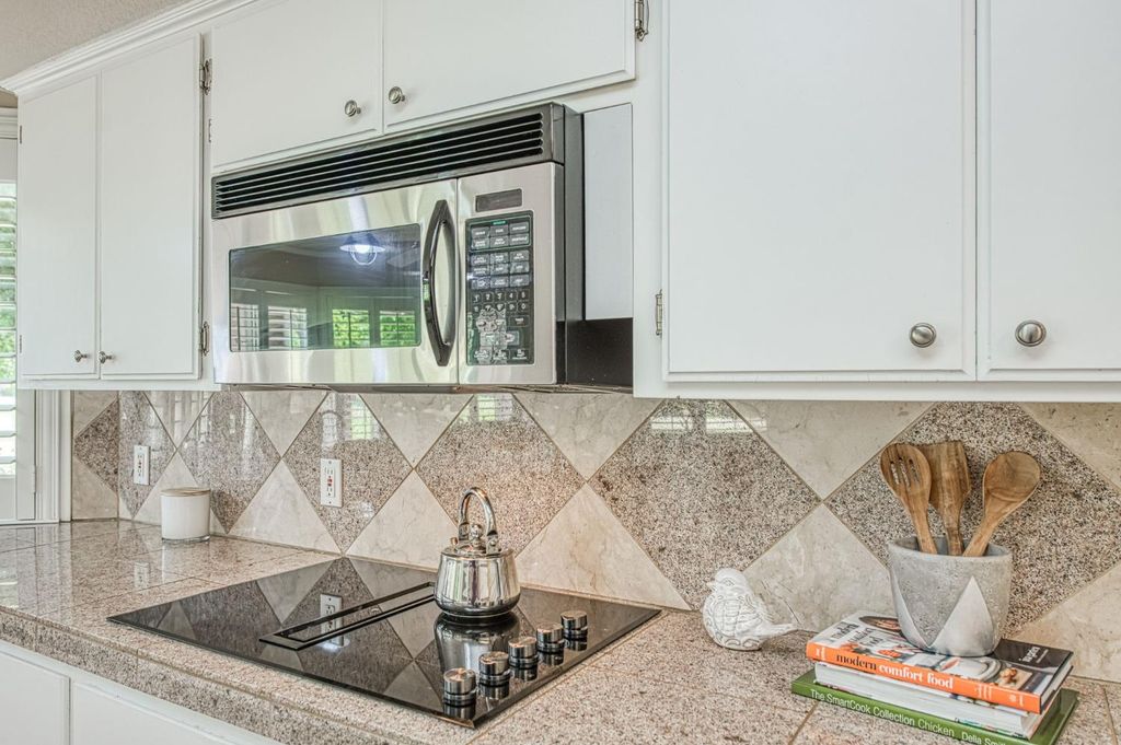 Image 28 of property listing at 12235 N Willow Avenue, Clovis, CA 93619