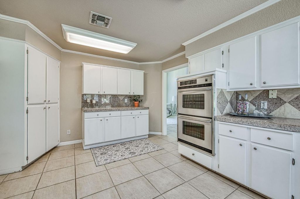 Image 30 of property listing at 12235 N Willow Avenue, Clovis, CA 93619