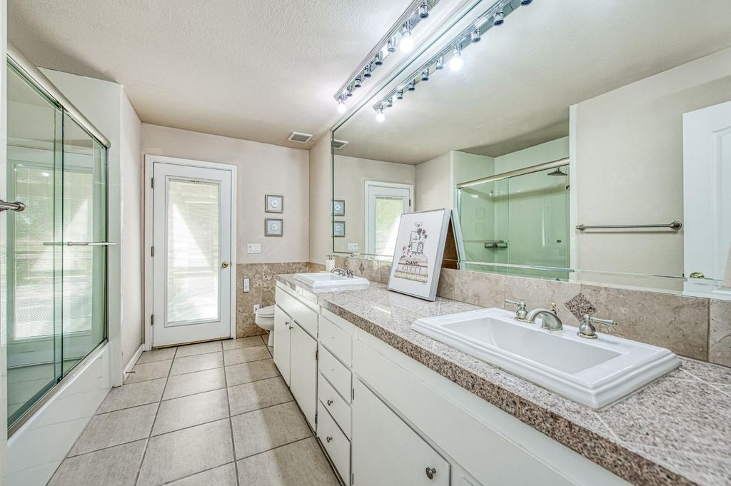 Image 32 of property listing at 12235 N Willow Avenue, Clovis, CA 93619