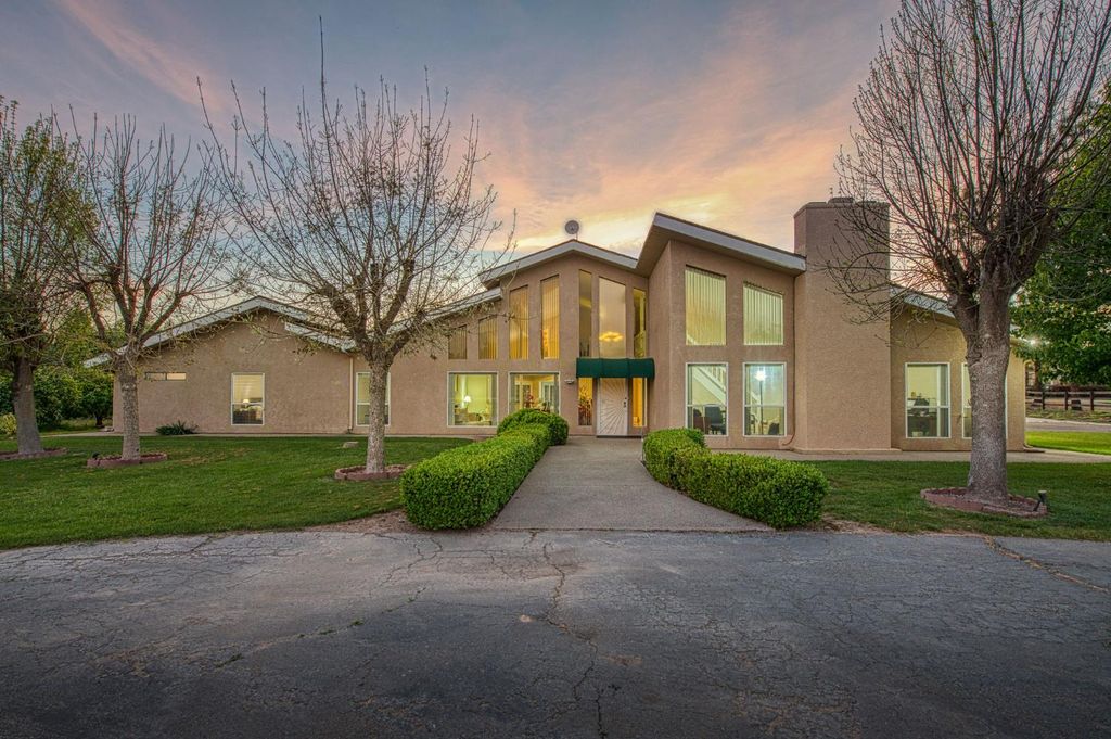 Image 6 of property listing at 12235 N Willow Avenue, Clovis, CA 93619