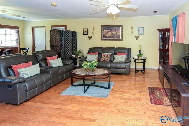 1613 Thomas Drive SW, Decatur, AL 35601