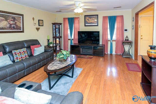 1613 Thomas Drive SW, Decatur, AL 35601