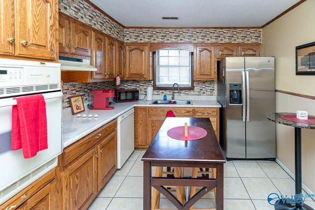 1613 Thomas Drive SW, Decatur, AL 35601