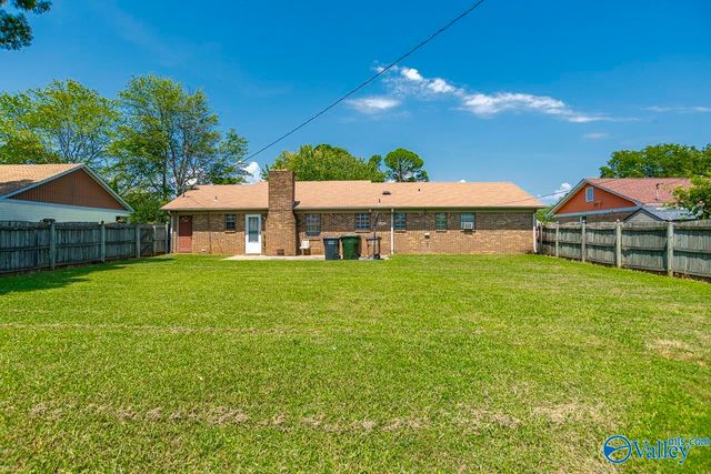 1613 Thomas Drive SW, Decatur, AL 35601