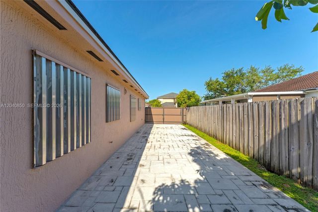 22548 SW 102nd Path, Cutler Bay, FL 33190