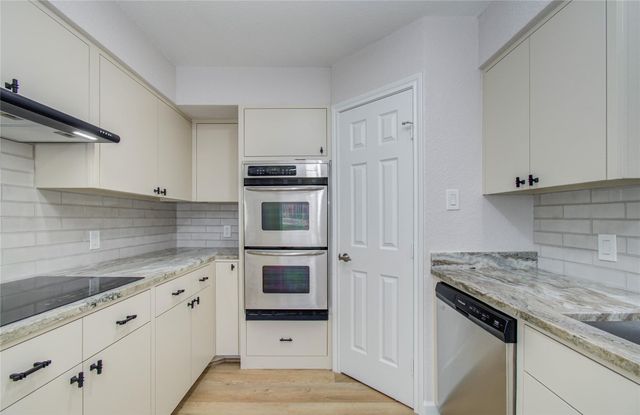 7026 Hidden Arbor Lane, Houston, TX 77040