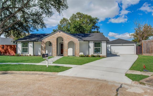 7026 Hidden Arbor Lane, Houston, TX 77040
