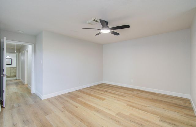 7026 Hidden Arbor Lane, Houston, TX 77040