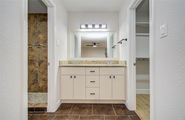 7026 Hidden Arbor Lane, Houston, TX 77040