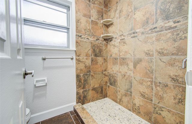 7026 Hidden Arbor Lane, Houston, TX 77040