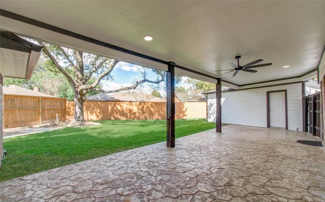 7026 Hidden Arbor Lane, Houston, TX 77040