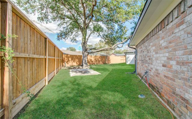 7026 Hidden Arbor Lane, Houston, TX 77040