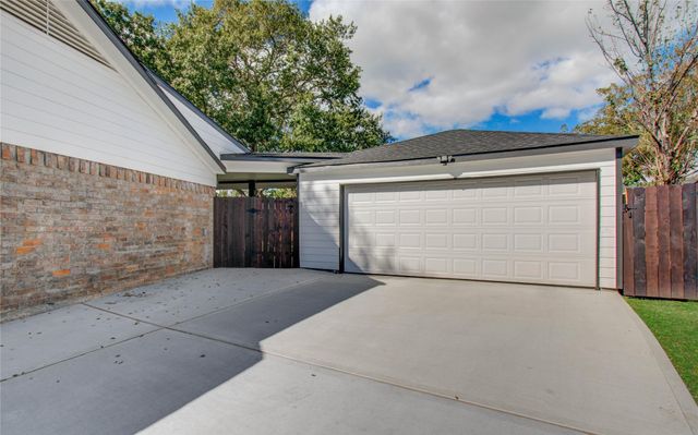7026 Hidden Arbor Lane, Houston, TX 77040