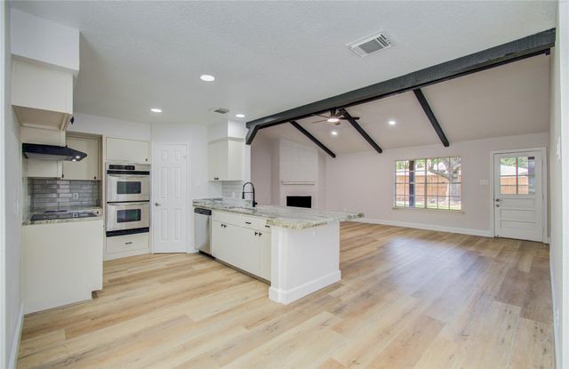 7026 Hidden Arbor Lane, Houston, TX 77040