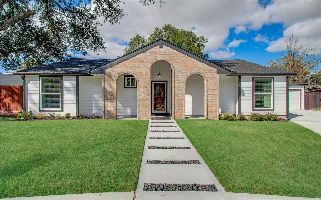 7026 Hidden Arbor Lane, Houston, TX 77040