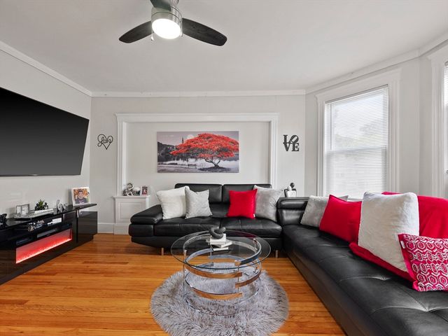 8-10 Edgemere Road 1, Lynn, MA 01904