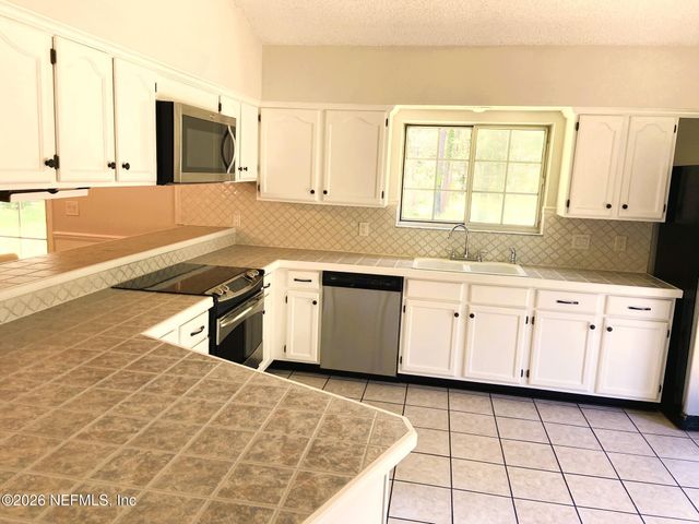 713 CHESSWOOD Court, St. Johns, FL 32259