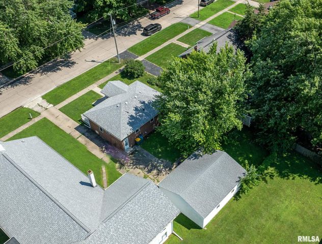 1064 MONROE Street, Galesburg, IL 61401