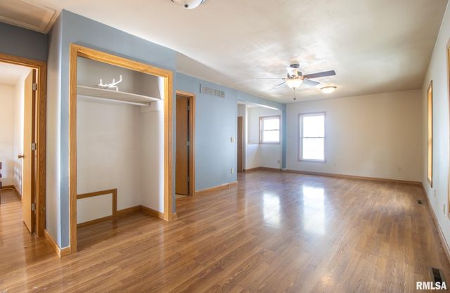 1064 MONROE Street, Galesburg, IL 61401