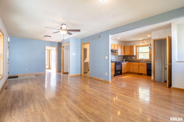 1064 MONROE Street, Galesburg, IL 61401