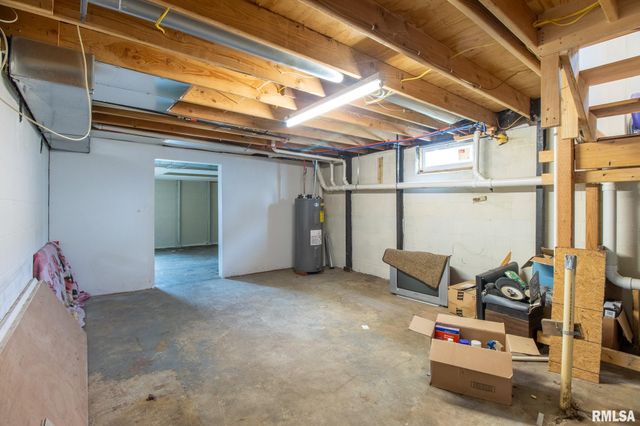 1064 MONROE Street, Galesburg, IL 61401