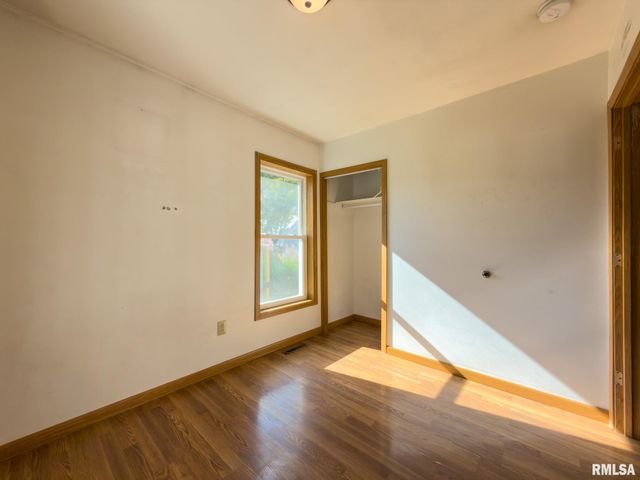 1064 MONROE Street, Galesburg, IL 61401