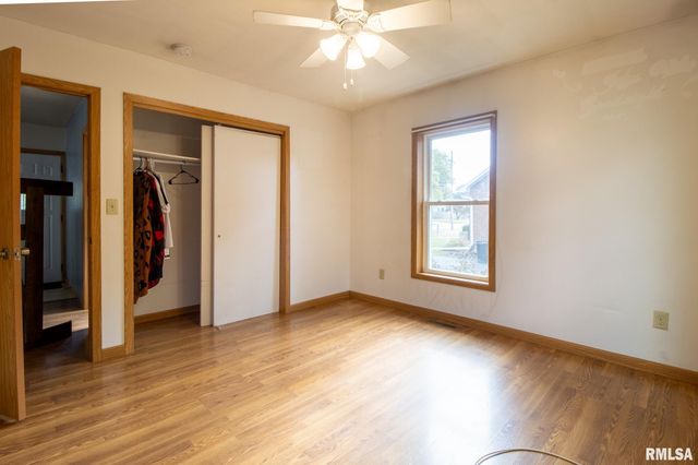 1064 MONROE Street, Galesburg, IL 61401