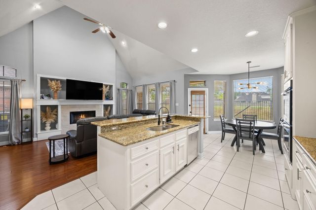 2839 Highland Lakes Drive, Missouri City, TX 77459