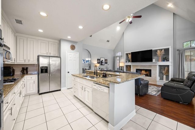 2839 Highland Lakes Drive, Missouri City, TX 77459