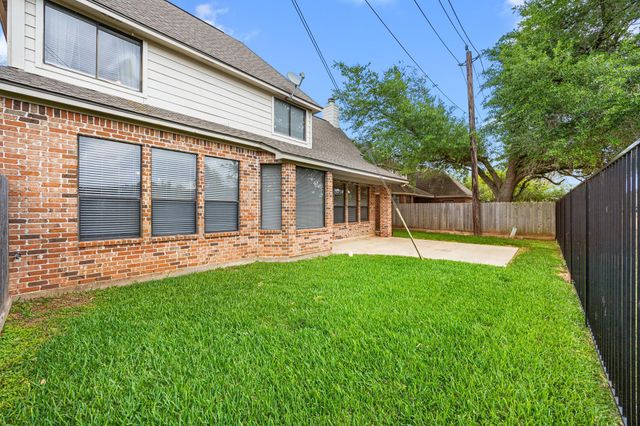 2839 Highland Lakes Drive, Missouri City, TX 77459