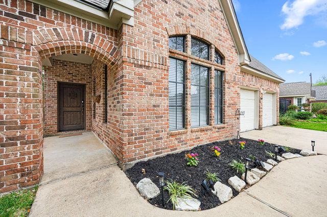 2839 Highland Lakes Drive, Missouri City, TX 77459