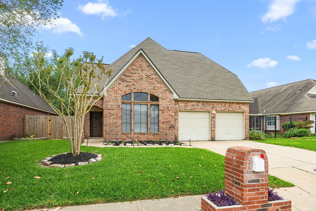 2839 Highland Lakes Drive, Missouri City, TX 77459