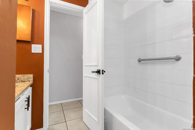 12043 Stoney Xing, San Antonio, TX 78247